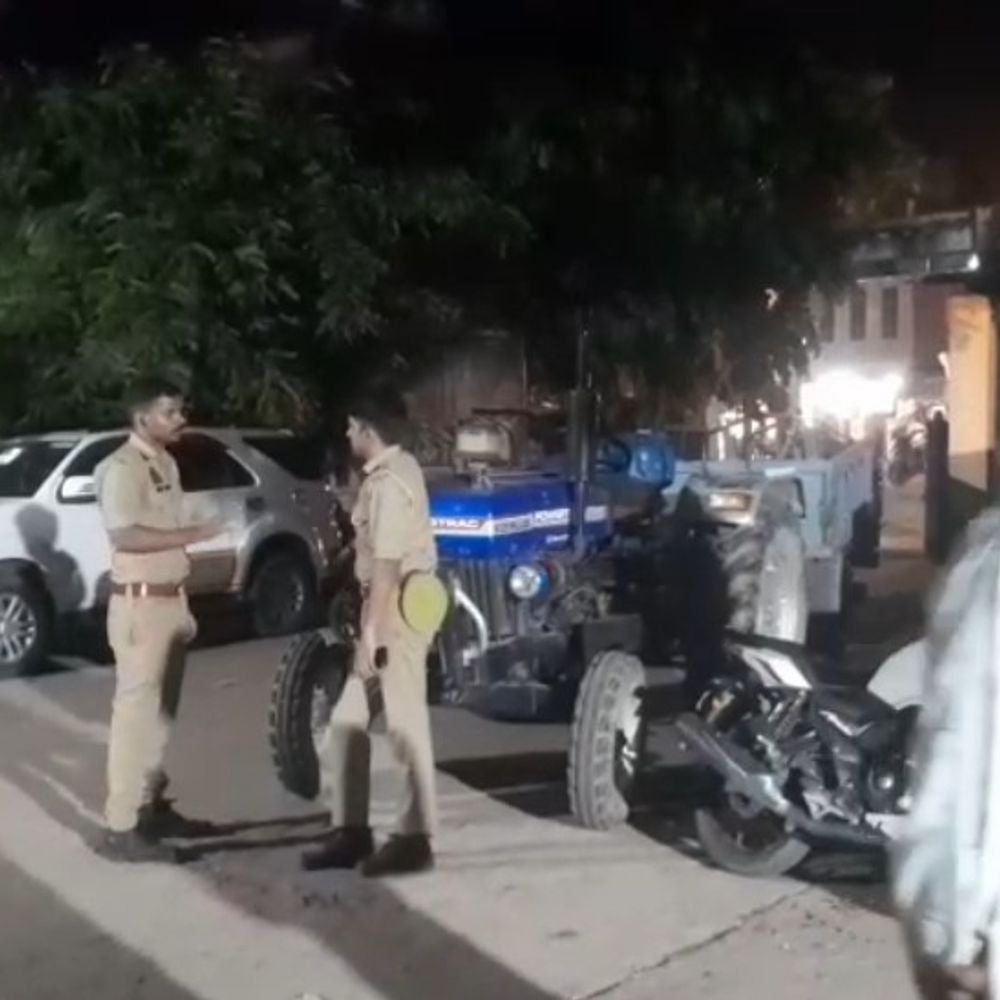 किसान ने आम के पेड़ पर फंदा लगाकर जान दी:औरैया में बेटी की शादी का कर्ज और बारिश से फसल खराब होने से परेशान थे