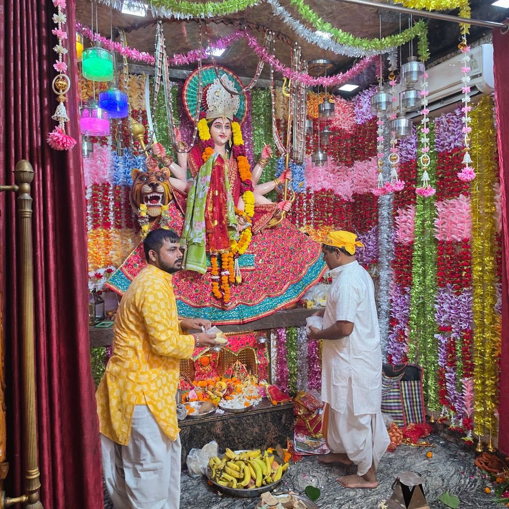 शारदीय नवरात्र प्रारंभ, संभल के चामुंडा देवी मंदिर में पूजा-अर्चना:पहले दिन मां शैलपुत्री की हुई पूजा, मां ज्वाला देवी की दिव्य ज्योत के दर्शन