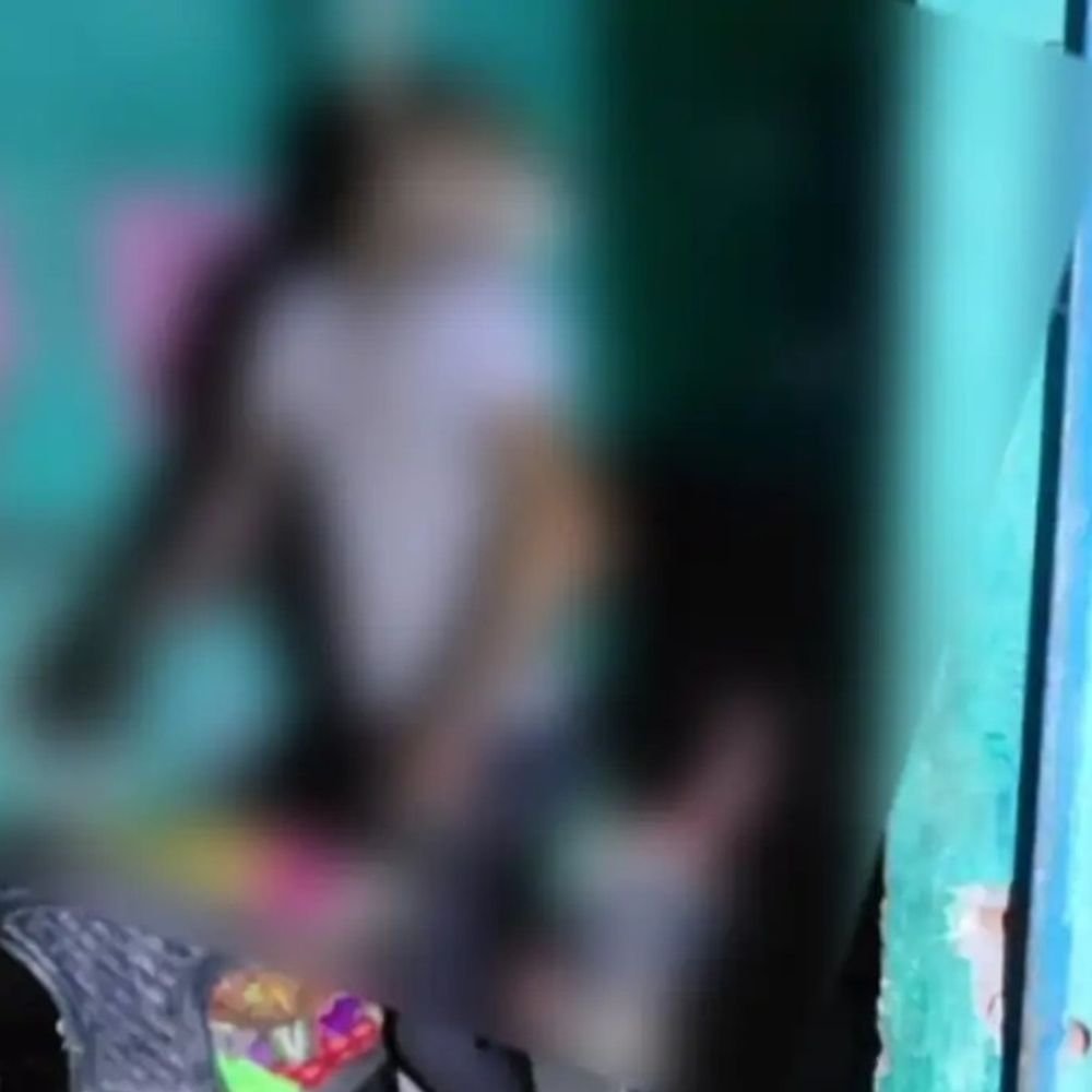 हाथरस में लापता युवक का शव पंखे से लटका मिला:पारिवारिक विवाद के बाद पत्नी मायके गई थी, बदबू आने पर पड़ोसियों ने दी सूचना