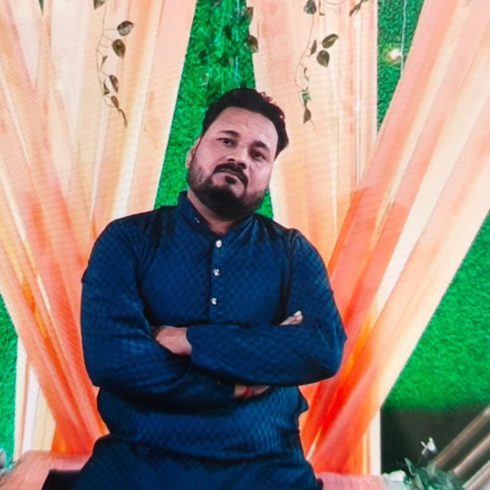 बांदा में ट्रक की टक्कर से युवक की मौत:बाइक से तेरहवीं में शामिल होने गया था, कार चलाकर परिवार का भरण-पोषण करता था