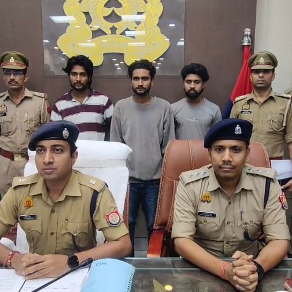 बिजनौर में तार चोर गिरोह पर पुलिस का शिकंजा:ढाई क्विंटल चोरी के तार के साथ तीन आरोपी गिरफ्तार, दो फरार