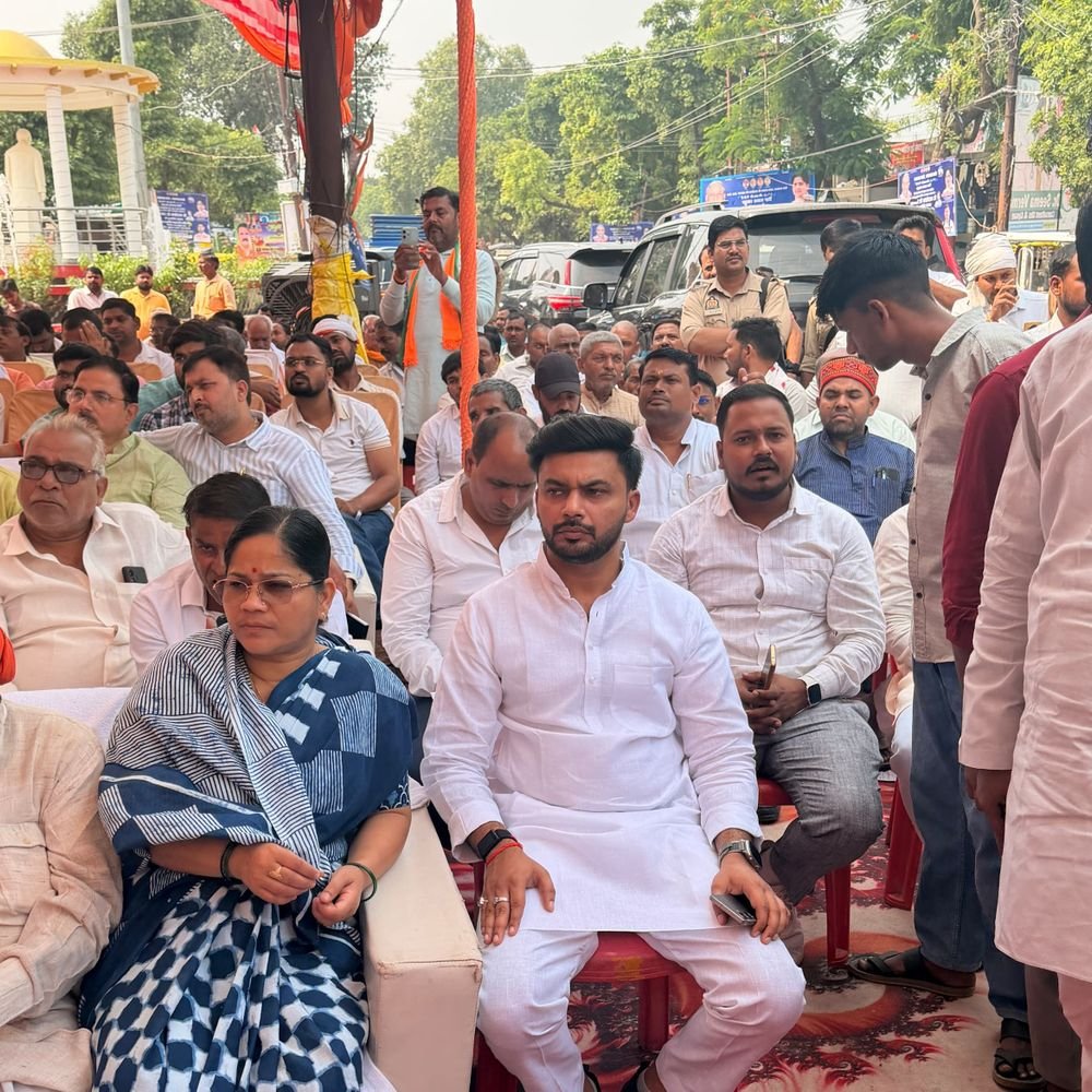 अंबेडकरनगर में भाजपा ने निकाली ज्योति कलश यात्रा:पीएम मोदी के सार्वजनिक जीवन के 25 साल पूरे होने पर आयोजन
