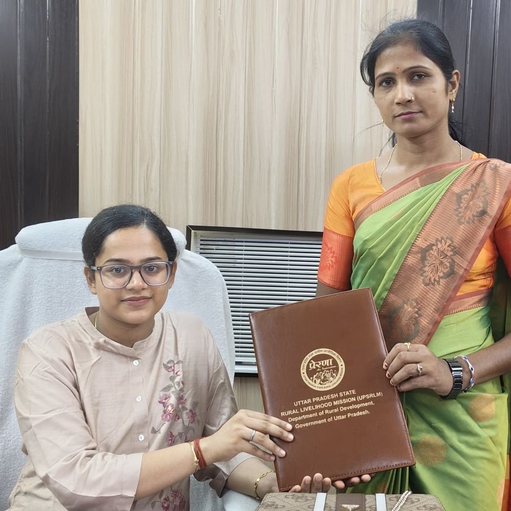 सोनभद्र के ग्रामीण महिलाओं के उत्पादों को मिली नई उड़ान:रोजाना मॉल में बिकेंगे शुद्ध सरसों तेल, रागी उत्पाद और शहद; मिलेगा बड़ा बाजार