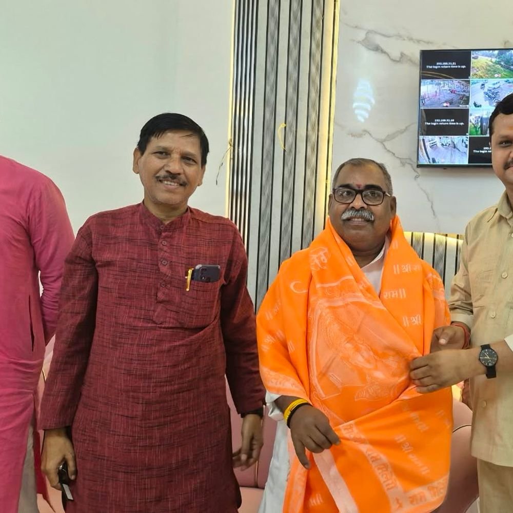 गौ-आधारित उत्पादों से रोजगार बढ़ाने की पहल:प्रयागराज में हुई बैठक में साबुन, अगरबत्ती और क्लीनर बनाने पर जोर, मिलेगा काम