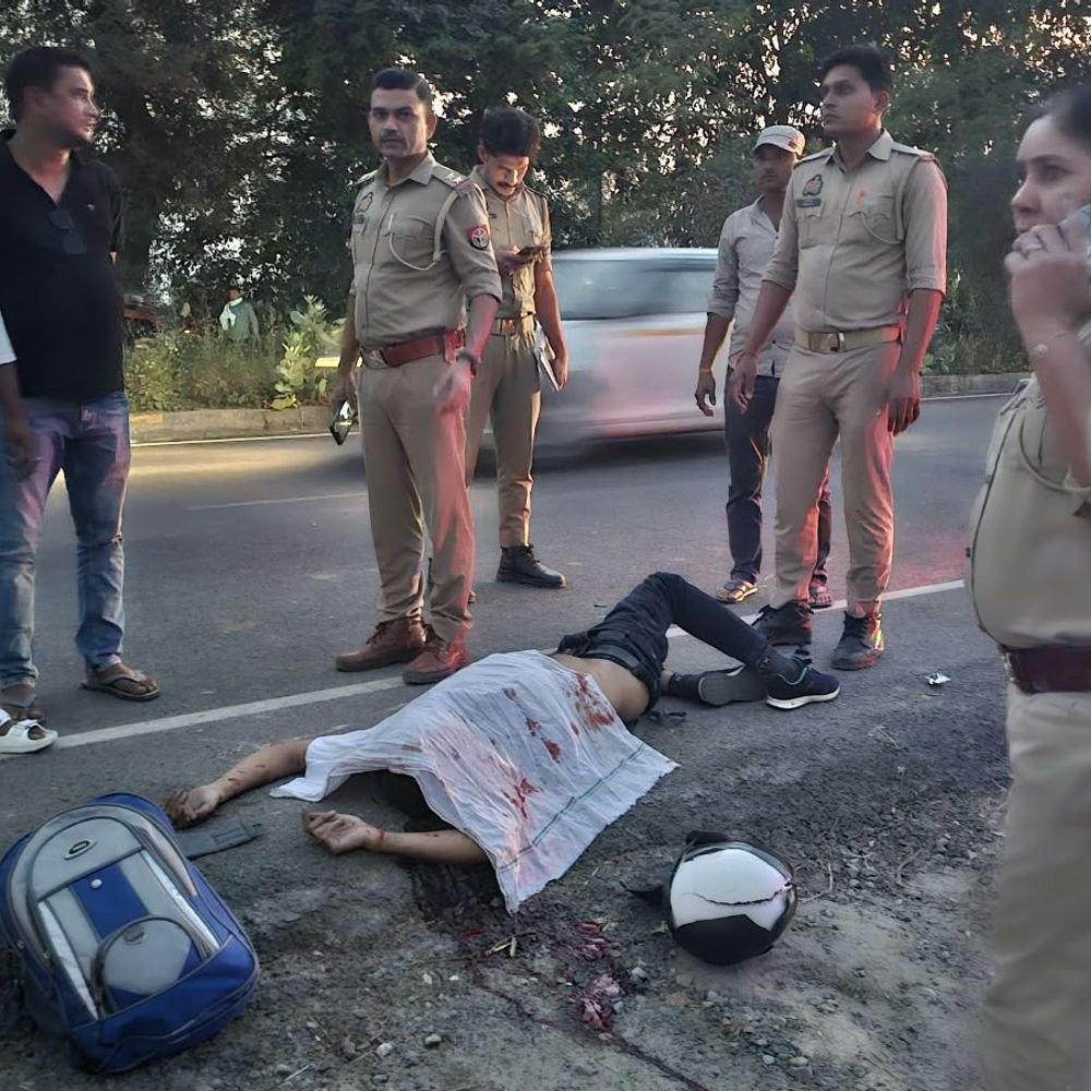 संभल में ट्रैक्टर-ट्रॉली में घुसी बाइक, युवक की मौत:बदायूं का रहने वाला था, घर लौटते समय हादसा हुआ