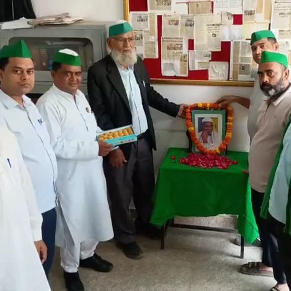 बरेली में चौधरी महेंद्र सिंह टिकैत की 91वीं जयंती मनाई:भाकियू ने किसान-मजदूरों के हक की लड़ाई जारी रखने का संकल्प लिया