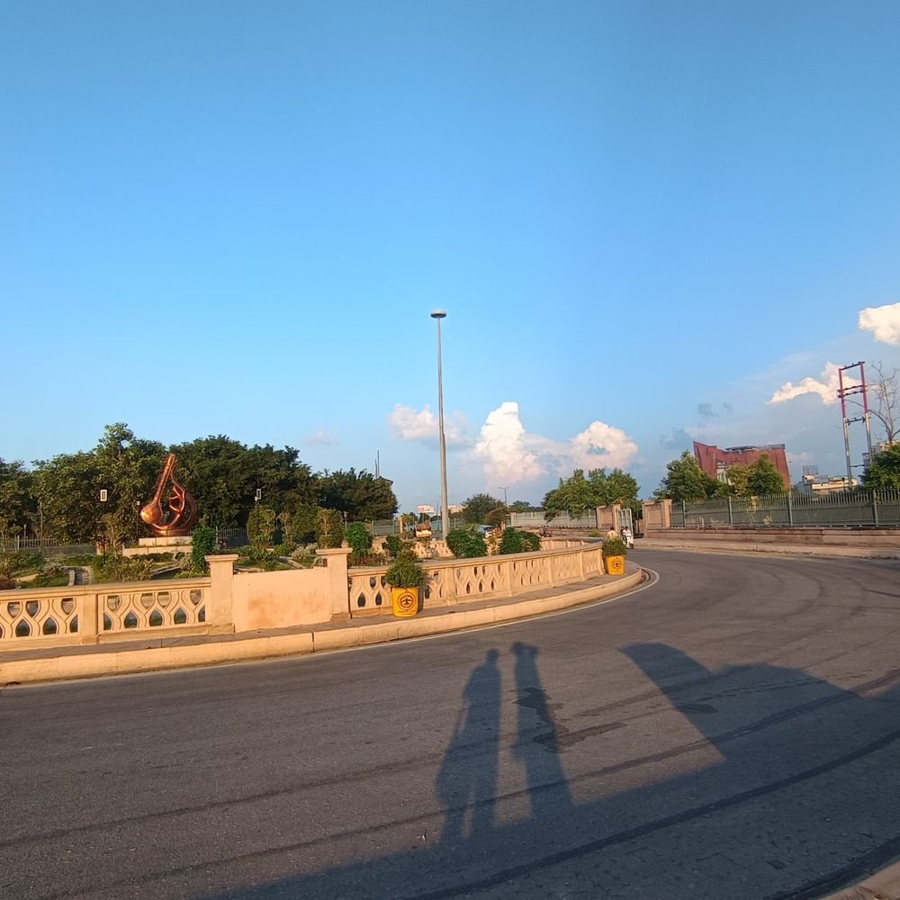 लखनऊ में सुबह से मौसम साफ:सामान्य से कम दर्ज हो रहा पारा, बढ़ रही ठंड