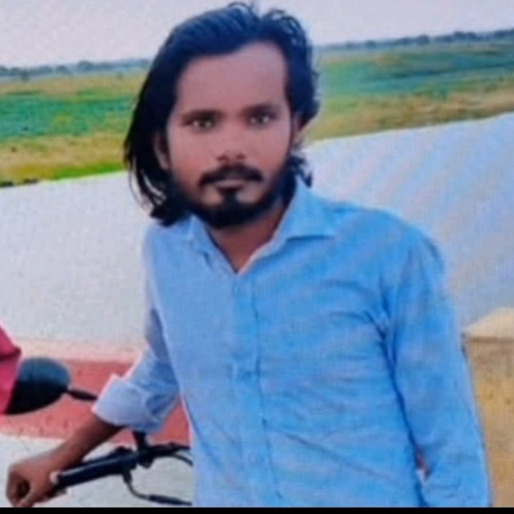 शराब ठेके के पास विवाद में युवक की मौत:बांदा के चिल्ला कस्बे में परिजनों ने दोस्तों पर हत्या का आरोप लगाया, पुलिस ने जहर खाने से मौत बताई