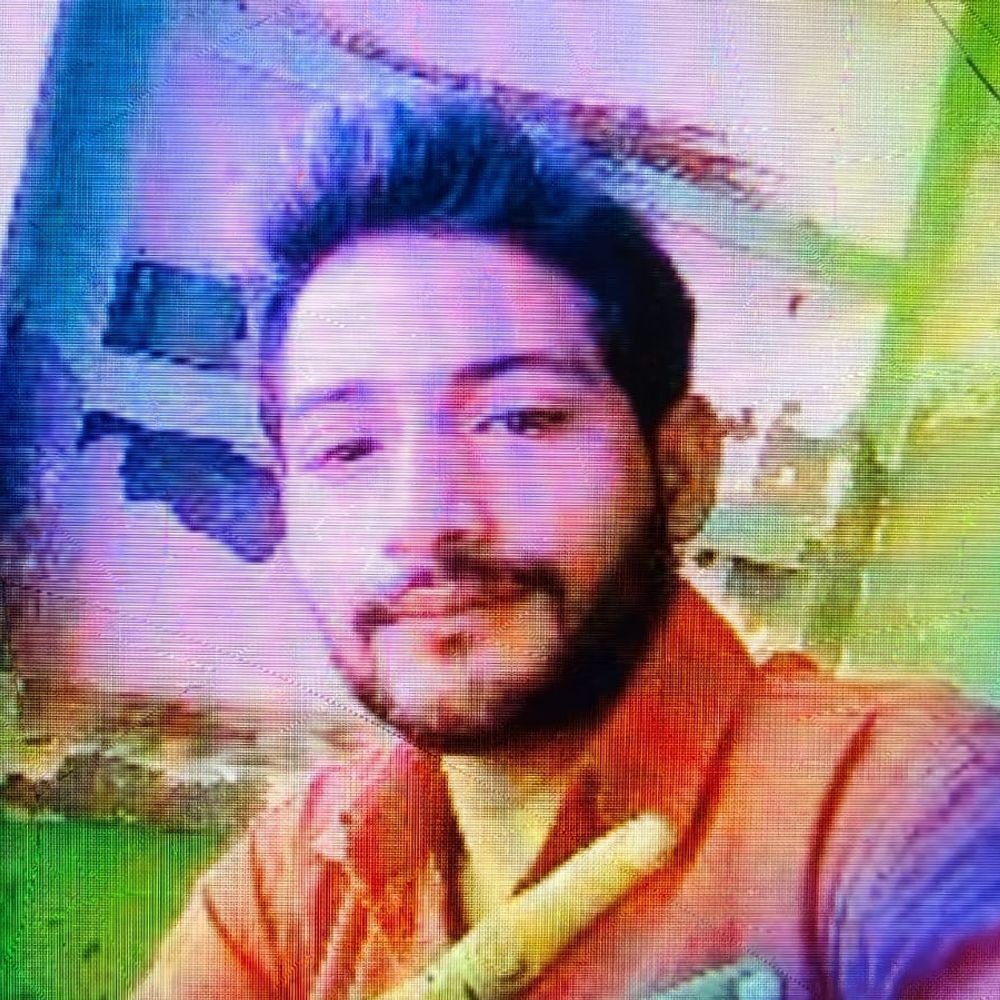 अज्ञात वाहन की टक्कर से बाइक सवार युवक की मौत:एटा में बनवारीपुर तिराहे के पास हुआ हादसा, अस्पताल पहुंचने पर डॉक्टरों ने मृत घोषित किया