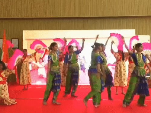 अयोध्या में रामायण यूनिवर्सिटी में इंडो-जापान कल्चरल कॉन्क्लेव:कोजी सातो बोले– अयोध्या में दिवाली मनाना मेरा सपना, गाए हिंदी गीत