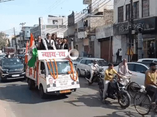 पश्चिमी यूपी में हाईकोर्ट बेंच की मांग तेज:केंद्रीय संघर्ष समिति ने बुलंदशहर और हापुड़ में रथ यात्रा निकालकर लोगों को किया जागरूक