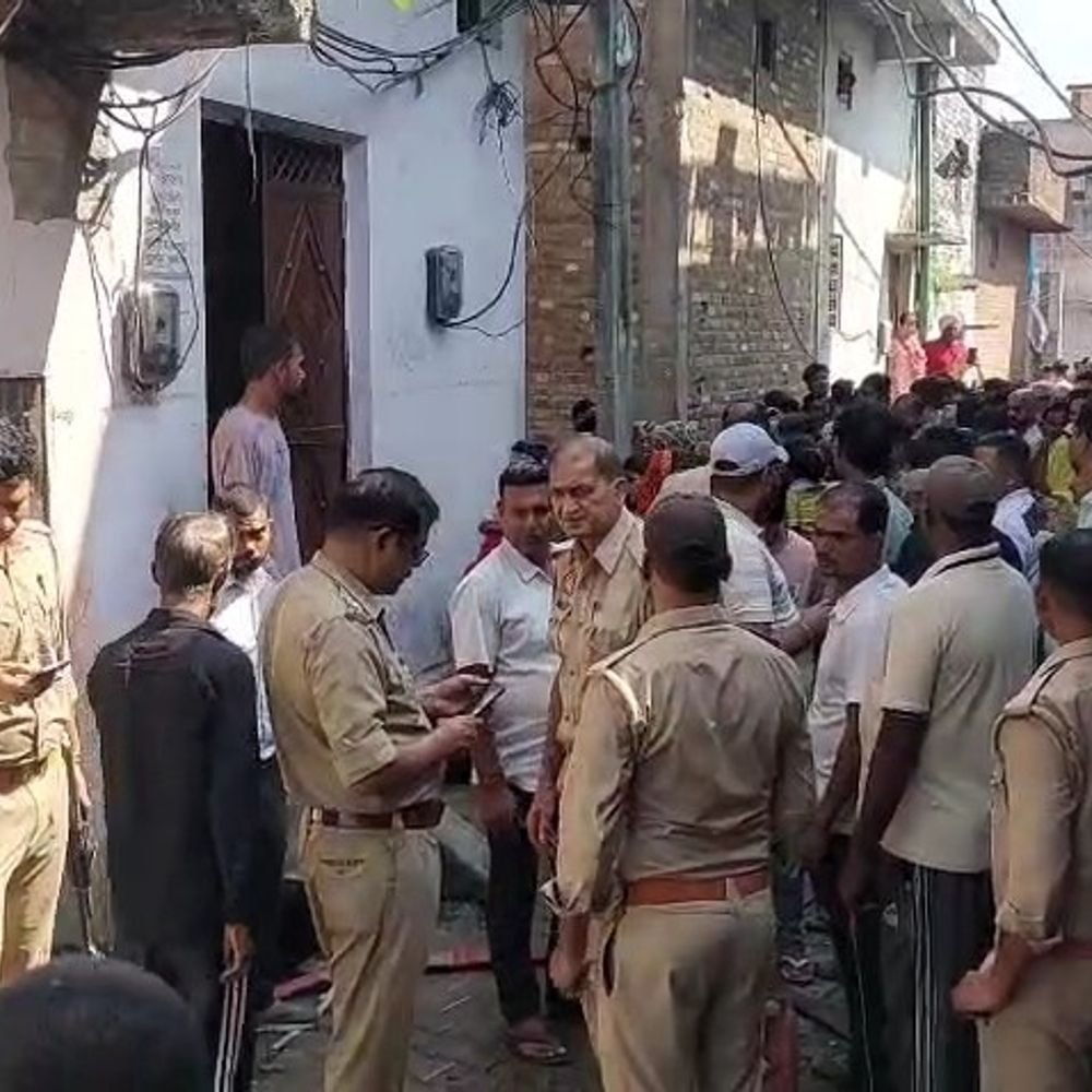 पीलीभीत में गैस सिलेंडर में आग, बच्ची की मौत:परिवार के चार लोग झुलसे, गंभीर हालत में जिला अस्पताल रेफर