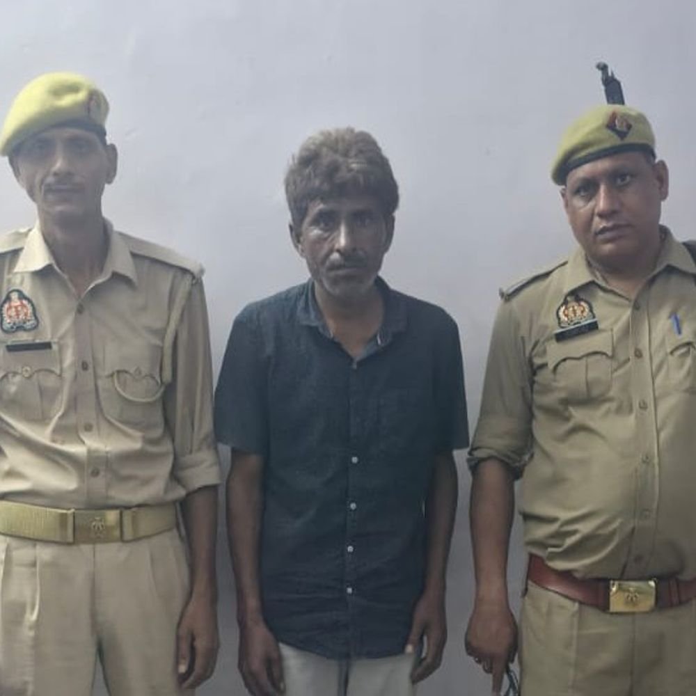 प्रेमी ने शादीशुदा प्रेमिका की हत्या कर शव दफनाया:साढ़ू के साथ मिलकर गला दबाया; अलीगढ़ में 2 महीने बाद मिली बॉडी