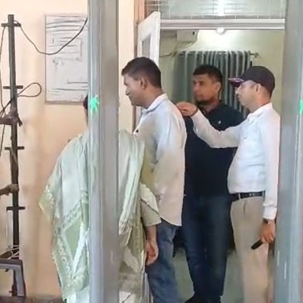 MLC चुनाव के तीसरे दिन 4 नामांकन पत्र लिए गए:मेरठ में एक उम्मीदवार ने नामांकन पत्र जमा किया, 23 अक्टूबर को होगा मतदान