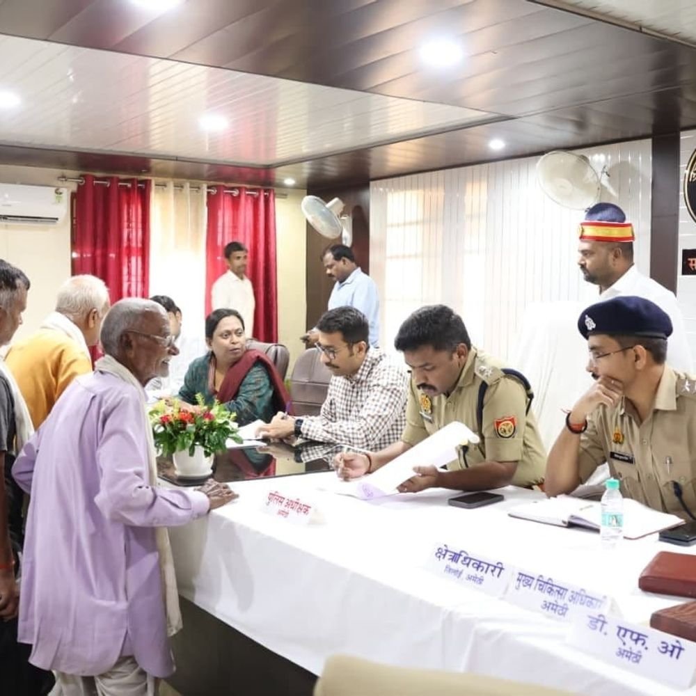 अमेठी में संपूर्ण समाधान दिवस:142 शिकायतें मिलीं, DM ने गुणवत्तापूर्ण निस्तारण के दिए निर्देश