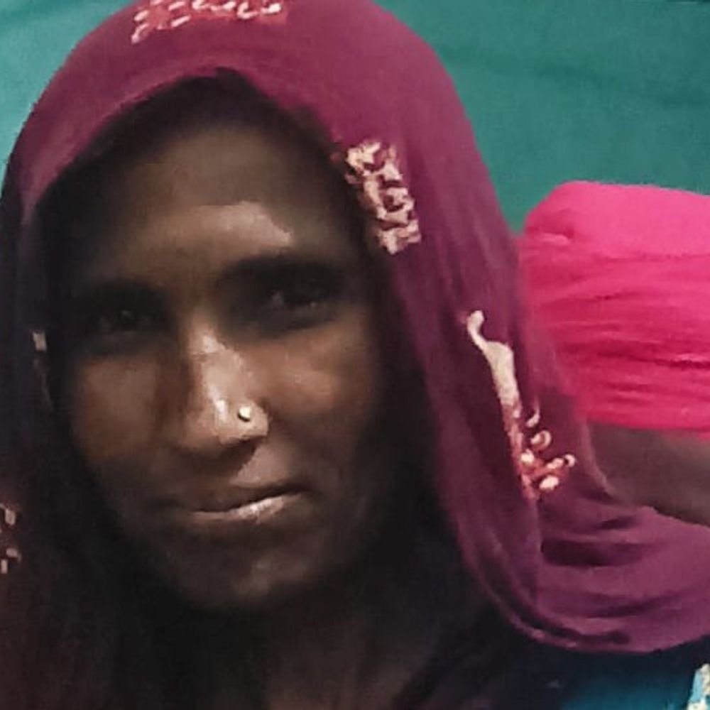 बागपत में अज्ञात वाहन की टक्कर से महिला की मौत:सड़क पार करते समय हुआ हादसा, सिर पर गंभीर चोट लगने से गई जान