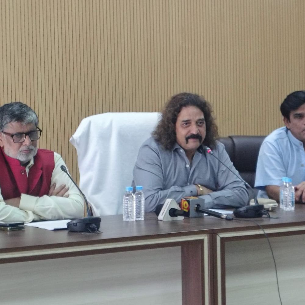 भारतीय हॉकी के प्रदर्शन पर चर्चा:डॉ. आरपी सिंह ने गिनाईं उपलब्धियां; कहा- 'खिलाड़ियों को विश्व स्तर पर तैयार करना प्राथमिकता'