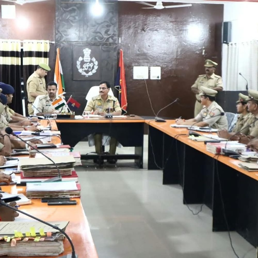 नवागत एसपी ने कानून-व्यवस्था की समीक्षा की:छोटी घटनाओं को गंभीरता से लें, जनशिकायतों का पांच दिन में करें निस्तारण