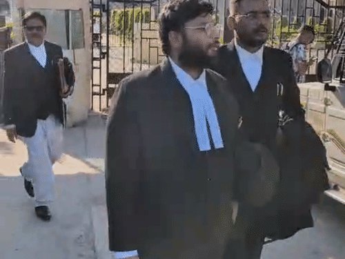 हाईकोर्ट बोला- पासपोर्ट वेरिफिकेशन में क्राइम हिस्ट्री बताएं:हाईकोर्ट का यूपी डीजीपी को निर्देश, कहा कोर्ट ने संज्ञान लिया ये बताएं
