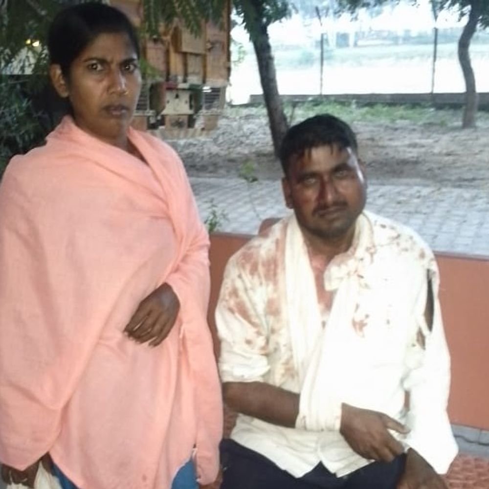 कानूनगो के सामने किसान को लोहे की रॉड से पीटा:मैनपुरी में तमंचे से फायरिंग का आरोप, शिकायत पर जांच करने पहुंचे थे कानूनगो, जान बचाकर भागे