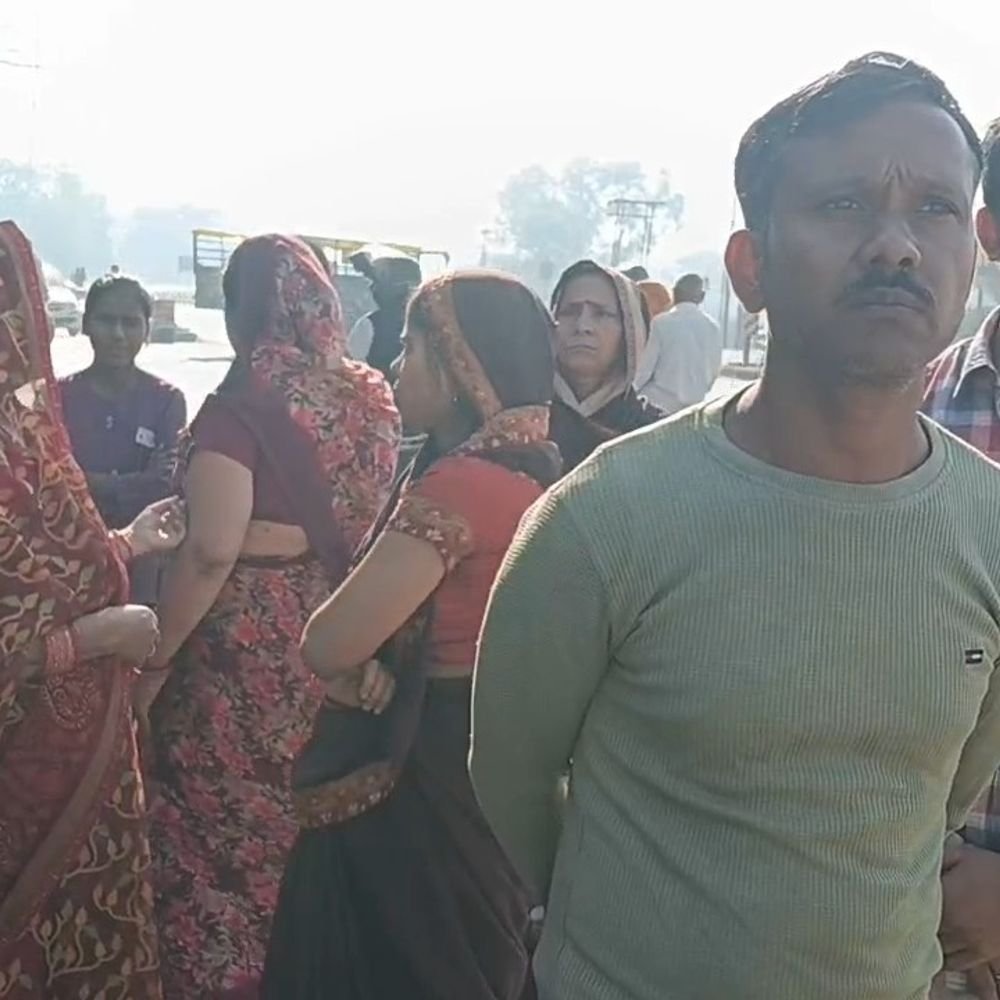 सीतापुर में निजी-अस्पताल में प्रसव के बाद महिला की मौत:परिजनों ने डॉक्टरों पर खून की कमी के बावजूद ऑपरेशन करने का आरोप लगाया