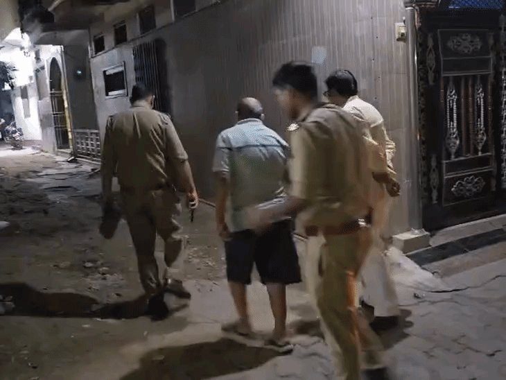 हरदोई में कार पार्किंग के विवाद में 4 राउंड फायरिंग:बुजुर्ग की हथेली के आर-पार निकली गोली; पड़ोसी गिरफ्तार, पिस्टल जब्त