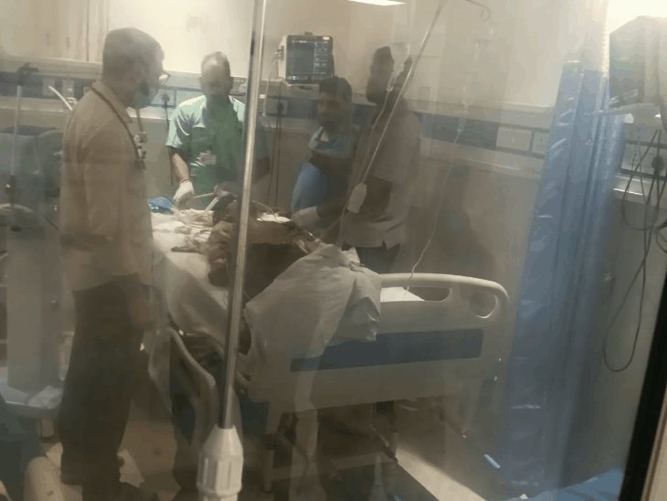 बरेली में दो बाइकों की भिड़ंत, होमगार्ड समेत 3 घायल:दो अस्पतालों में भर्ती कराया गया, रॉग साइंड से आ रही थी बाइक