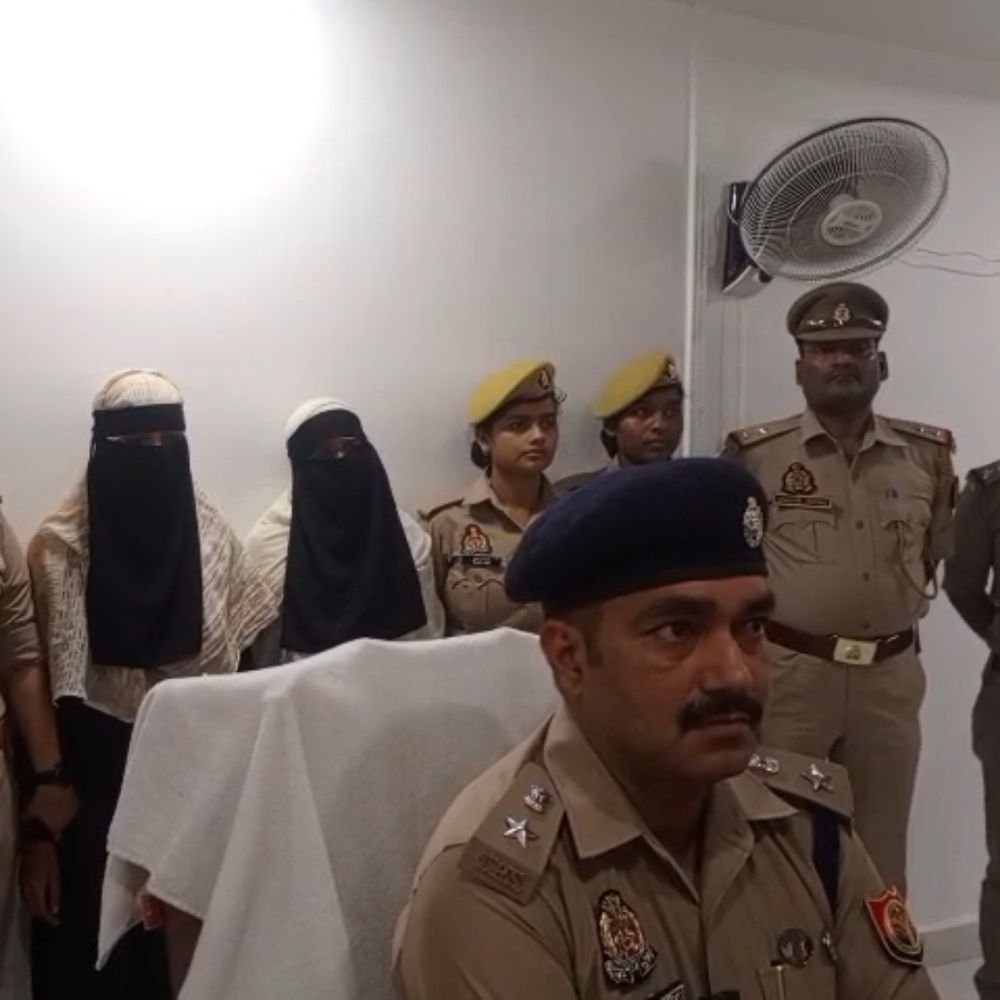 नवजात को धान के खेत में छोड़ा,मां और नानी गिरफ्तार:PRV जवानों ने धान के बीच से निकालकर बचाई जान, रिश्तेदार की तलाश