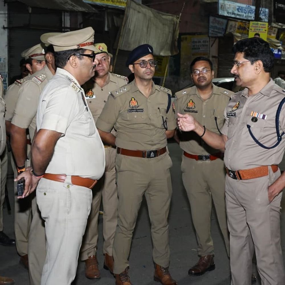 बुलंदशहर में मर्डर के बाद मेलों की सुरक्षा बढ़ाई:एसएसपी ने काली माता शोभायात्रा मार्ग का निरीक्षण किया, अधिकारियों को दिए जरूरी निर्देश
