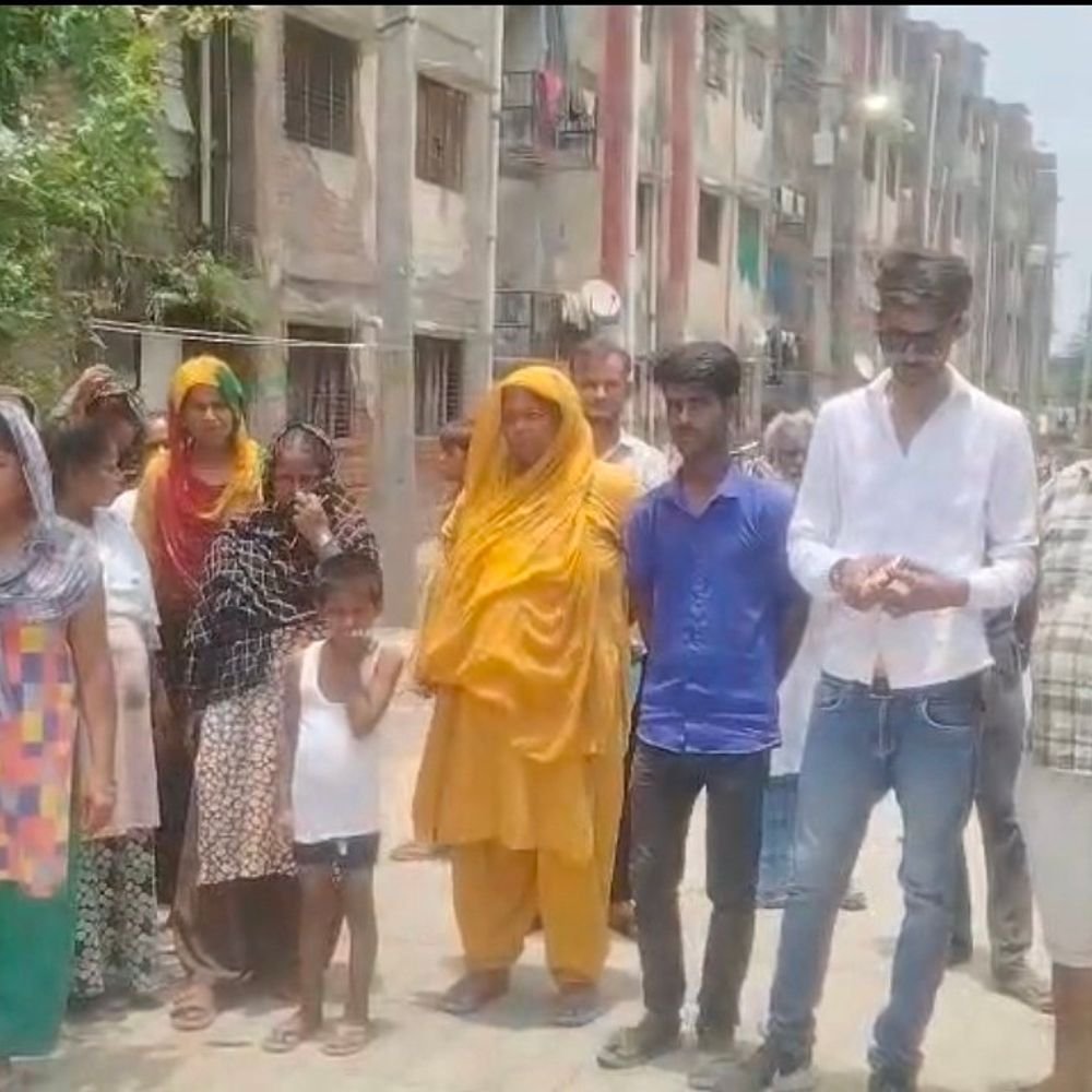 रायबरेली में दूषित पानी और जर्जर मकानों से गुस्साए लोग:कांशीराम कॉलोनी के 150 परिवार बेहाल, नगर पालिका और जिला प्रशासन पर लापरवाही का आरोप