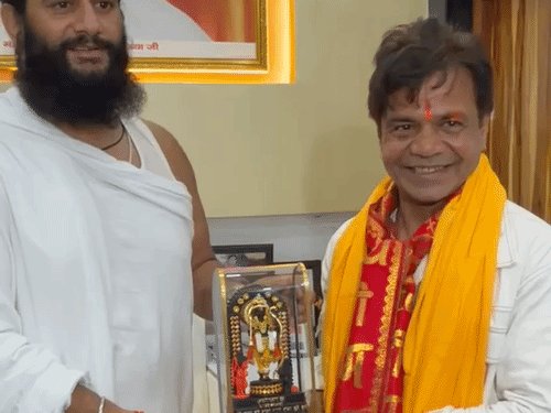 अयोध्या पहुंचे एक्टर राजपाल यादव:बोले- राम नगरी से 25 साल पुराना नाता, अब 2500 शिवलिंग की करेंगे स्थापना