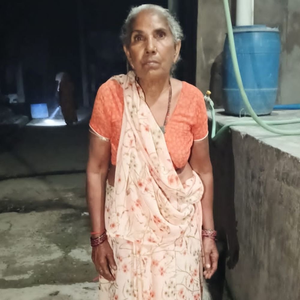 कानपुर देहात में महिला से जेवर उतरवाने का आरोप:बाइक सवार दो लोगों पर कान की बाली-तोड़ियां लेकर फरार