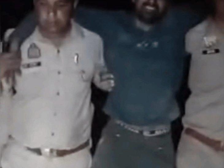 मेरठ मुठभेड़ में बदमाश के पैर में मारी गोली:सरिया लूटकांड का 24 घंटे में खुलासा, तीन गिरफ्तार, 10 टन लूटा गया सरिया और दो कैंटर बरामद