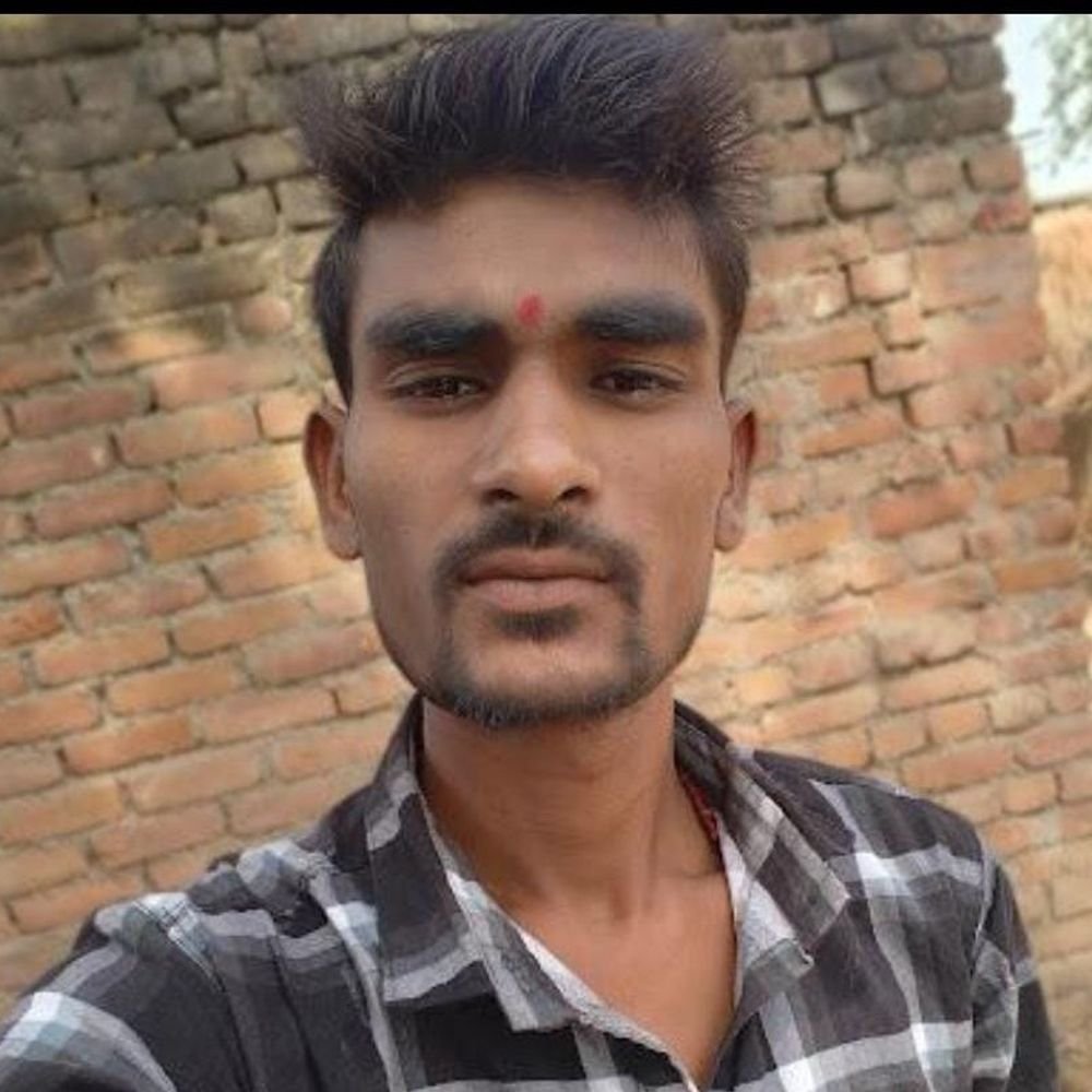 घर के अंदर फंदे पर लटका मिला युवक का शव:परिवार का इकलौता बेटा था मनीष, खेती में पिता का हाथ बंटाता था