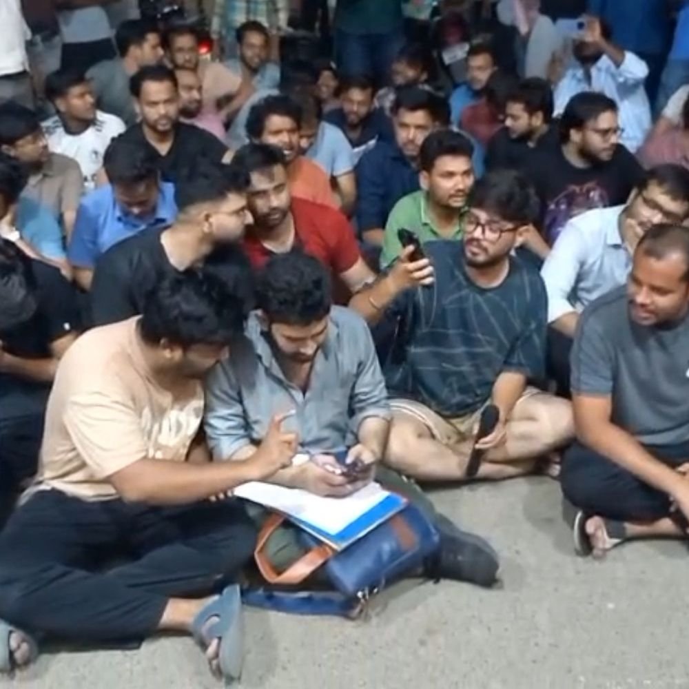 ट्रॉमा सेंटर में 24 साल के युवक की मौत, हंगामा:इलाज में लापरवाही का आरोप, डॉक्टरों ने मारपीट का आरोप लगाकर दिया धरना