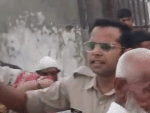 बच्चों के विवाद के बाद दो पक्षों में जमकर पथराव:बुलंदशहर में ईंट-पत्थर चलने से कई लोग घायल, उपद्रवियों की पहचान कर रही पुलिस