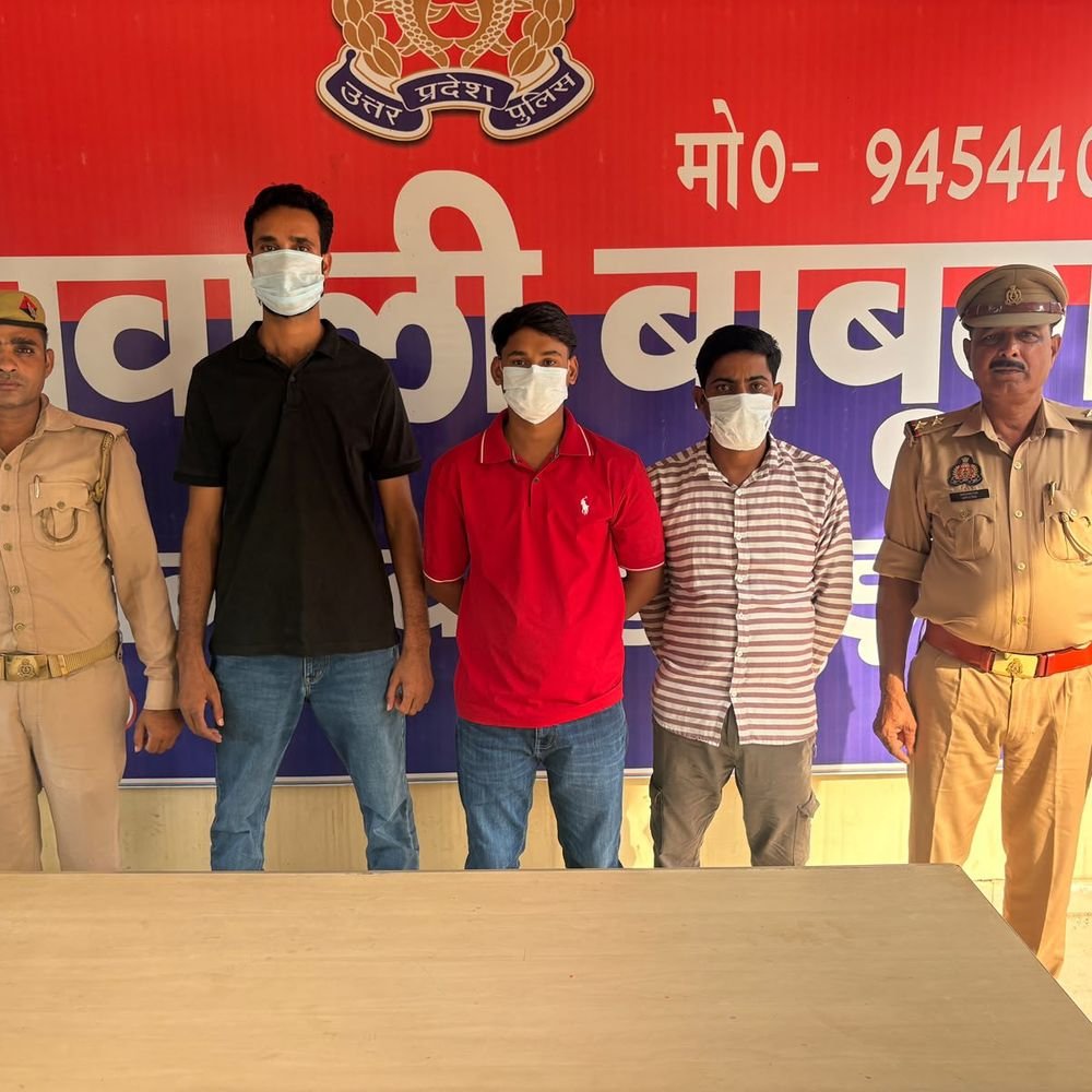 मारपीट के तीन आरोपियों को पुलिस ने किया गिरफ्तार:हापुड़ के उपैड़ा गांव से बाबूगढ़ पुलिस ने पकड़ा, आगे की कार्रवाई जारी