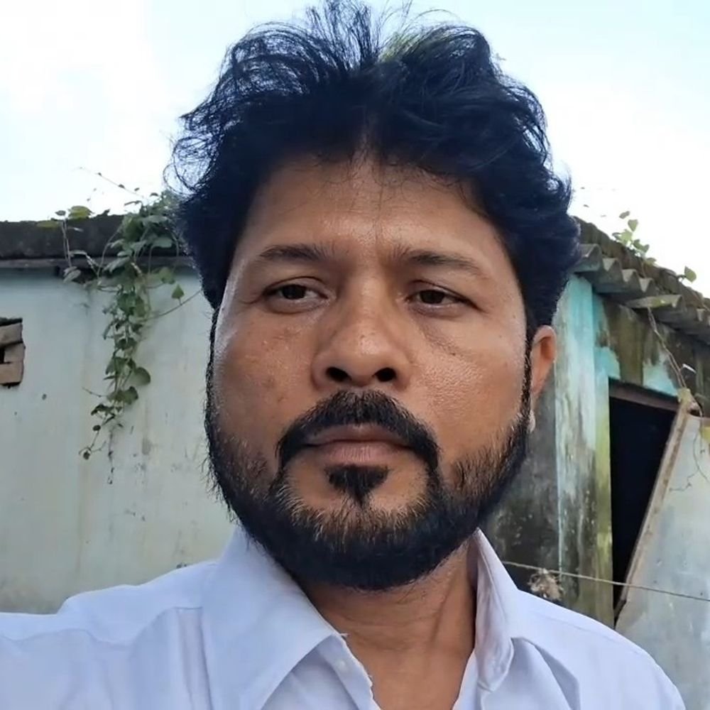 पैतृक संपत्ति विवाद में अधिवक्ता ने दी आत्मदाह की चेतावनी:पीलीभीत में बड़े भाई पर जमीन बेचने का आरोप