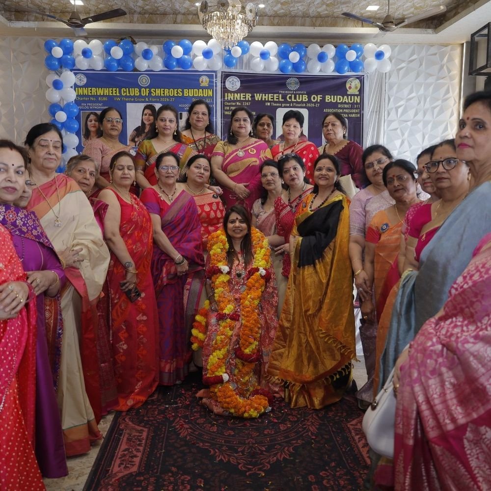 बदायूं में इनरव्हील क्लब का कार्यक्रम:जरूरतमंद बच्चों को बांटी यूनिफॉर्म, सेवा कार्यों से दिया प्रोत्साहन