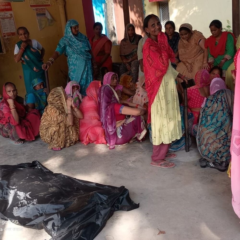 लखनऊ- डीसीएम ने साइकिल से जा रहे छात्रों को रौंदा:एक का सिर कुचला, मौके पर ही मौत, दूसरे की हालत नाजुक; 5वीं में पढ़ते थे
