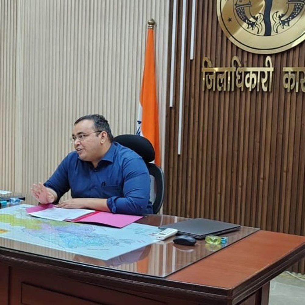17 अक्टूबर को मतदाता सूची में नाम जुड़वाने का विशेष:बूथों पर बीएलओ मिलेंगे, युवा फार्म-6 भरकर करा सकेंगे पंजीकरण