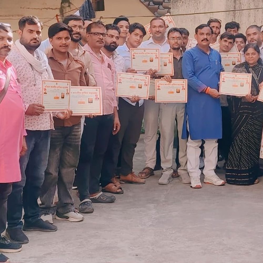 क्षत्रिय महासभा ने कार्यकारिणी का विस्तार किया:फतेहपुर में नए पदाधिकारियों को शपथ दिलाई, महाराणा प्रताप की प्रतिमा पर भी चर्चा