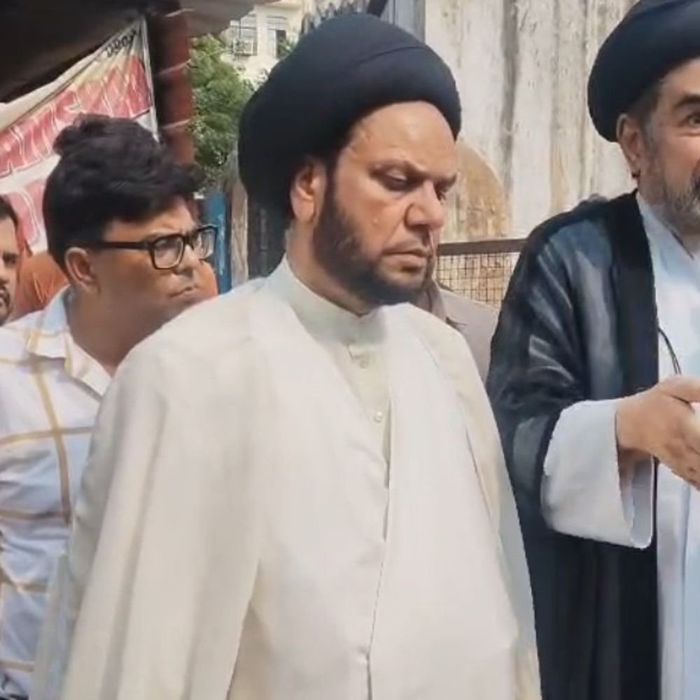 करबला जमीन विवाद:मौलाना कल्बे जवाद ने सौंपा ज्ञापन, वक्फ संपत्ति पर अनाधिकृत गतिविधियां रोकने की मांग
