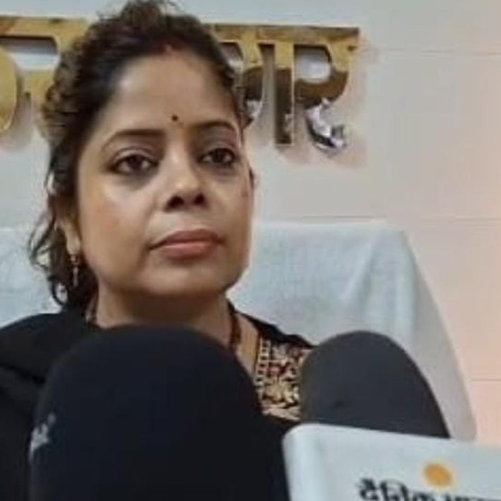 प्रधानाध्यापक छात्रा से छेड़छाड़ के आरोप में निलंबित:जलालपुर के प्राथमिक विद्यालय का मामला, BSA ने बनाई 3 सदस्यीय जांच समिति