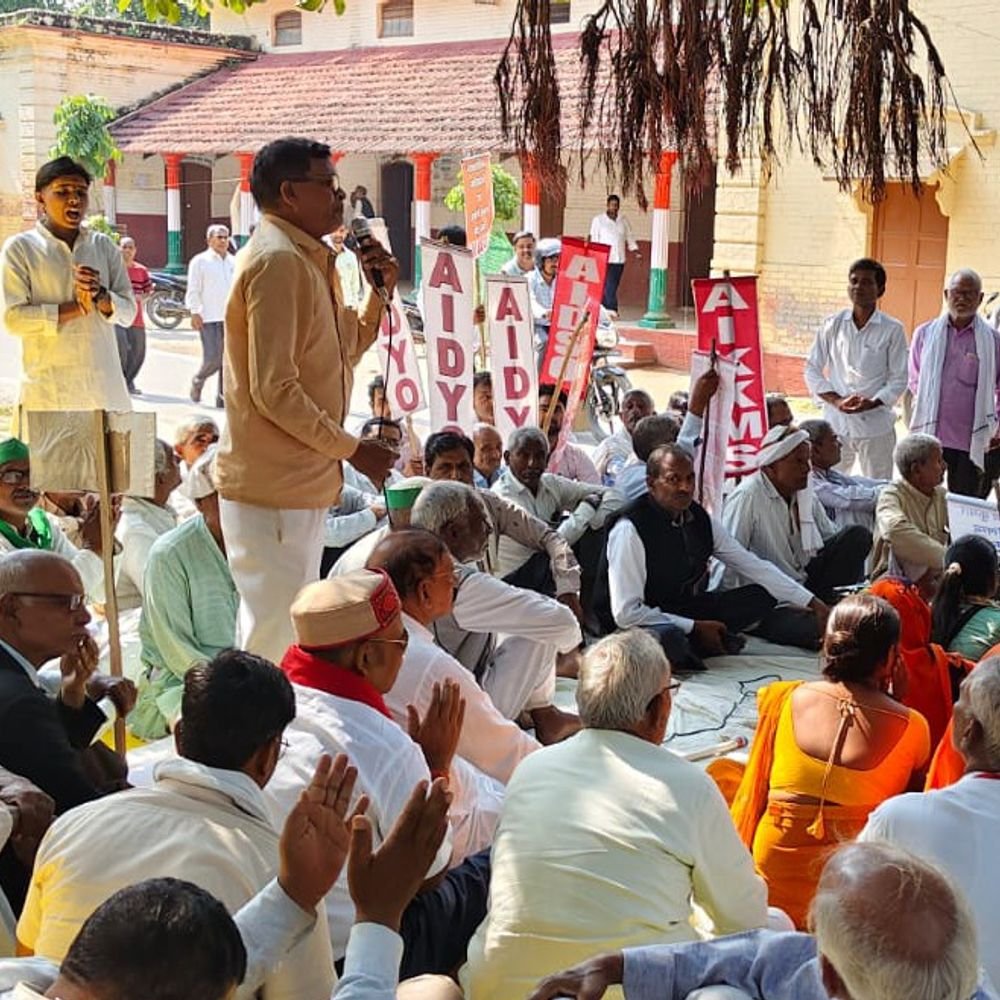 जौनपुर मेंकिसानों का प्रदर्शन,मुख्य चुनाव आयुक्त को हटाने की मांग:SIR प्रक्रिया रद्द करने और 13.41 करोड़ मतदाताओं को सूची में जोड़ने की मांग