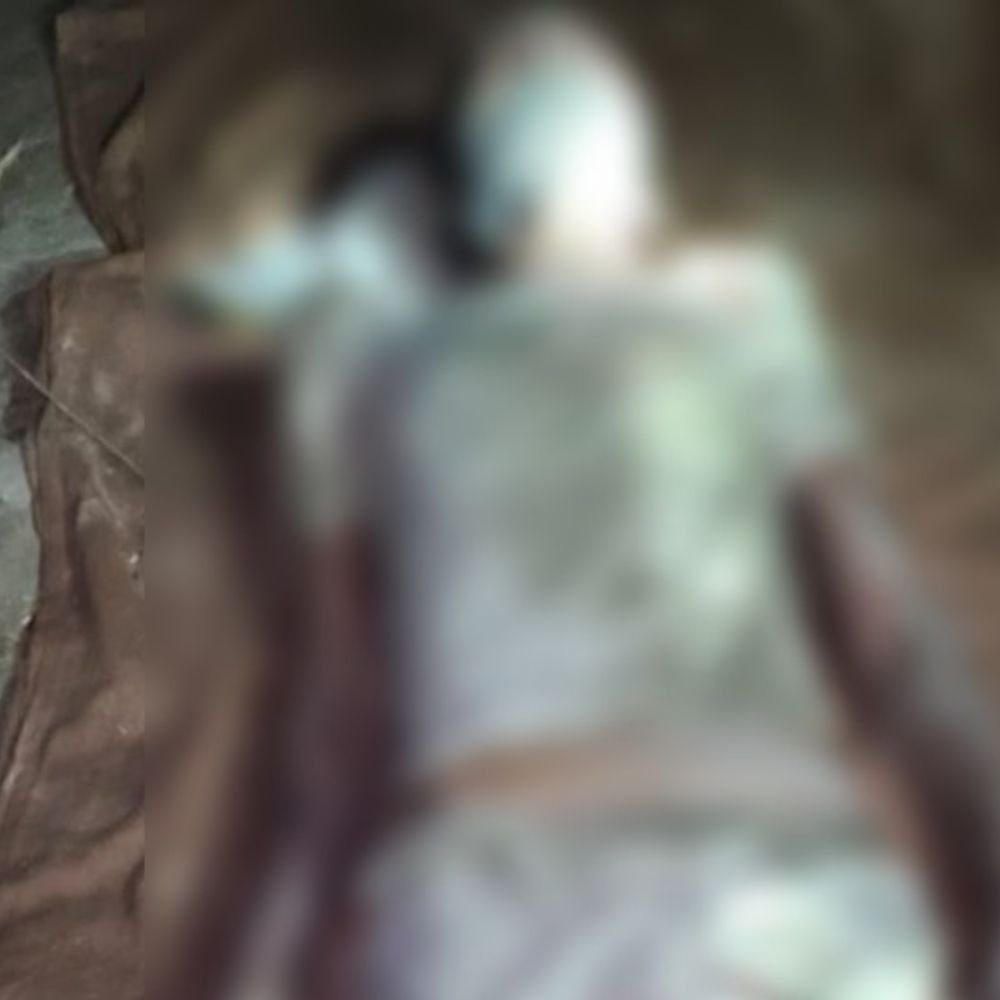 कुशीनगर में नदी में डूबने से बुजुर्ग की मौत:पैर फिसलने से हुआ हादसा, बाढ़ के चलते बांध पर झोपड़ी बनाकर रह रहा था मृतक