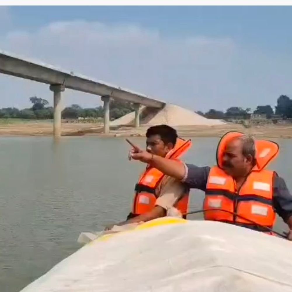 एक हफ्ते से लापता ईंट-भट्ठा कारोबारी का सुराग नहीं:यमुना में 25 किमी तक तलाश, कौशांबी में महेवाघाट पुल पर मिली थी बाइक और चप्पल