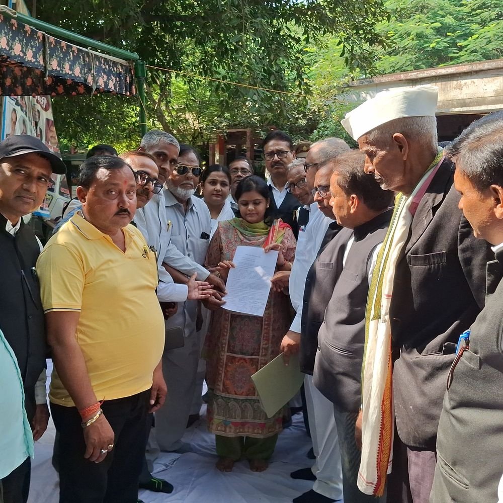 फतेहपुर में वकीलों की मांग:कलेक्ट्रेट परिसर बने सब-रजिस्ट्रार कार्यालय, बाईपास प्रस्ताव तत्काल हो निरस्त