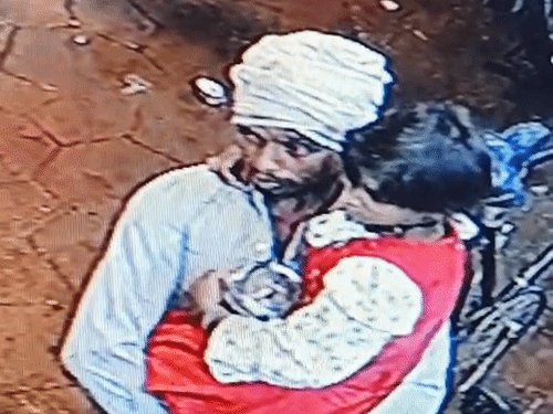 अयोध्या धाम स्टेशन से लापता बच्ची की तलाश जारी:6 टीमें तलाश में जुटीं, 1600 से ज्यादा कैमरों की फुटेज खंगाली