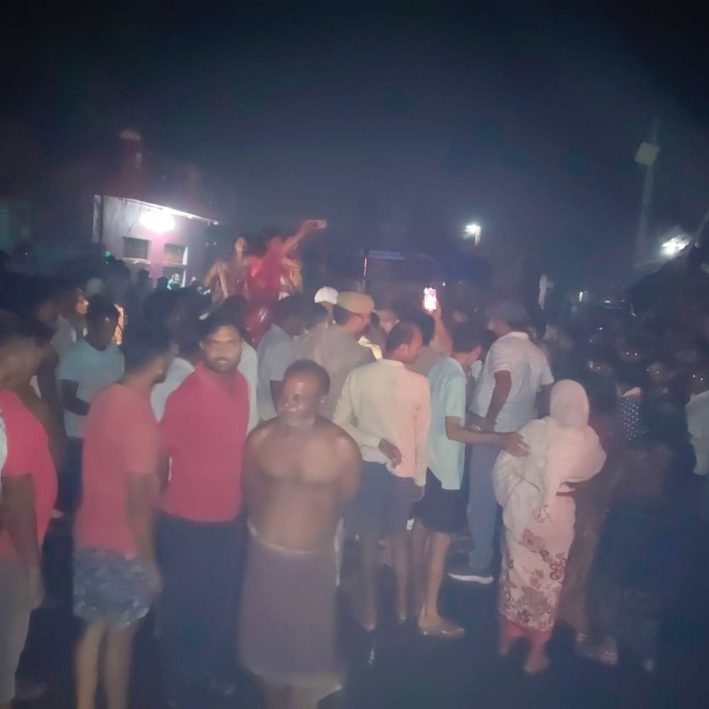 तेज रफ्तार ट्रैक्टर-ट्राली ने बाइक सवार को कुचला, मौत:कानपुर में चाचा से मिलकर वापस घर लौट रहा था, चालक ट्रैक्टर छोड़कर भागा